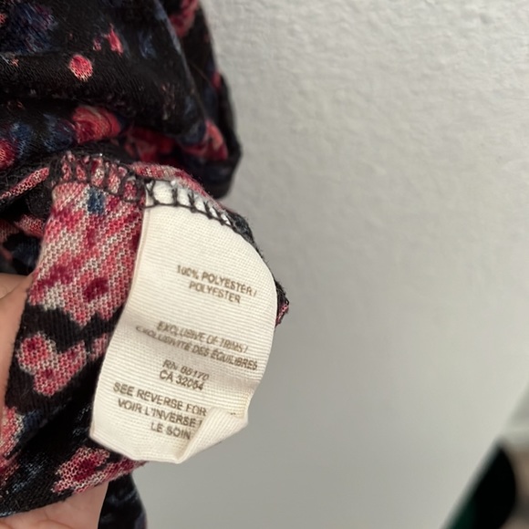 Free People Razorback floral tank top medium but stretch/oversized layering top! - Picture 3 of 7